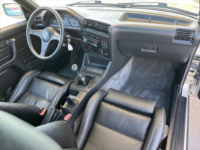 Photo of 1988 Brown BMW 325