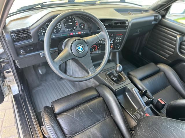 Photo of 1988 Brown BMW 325
