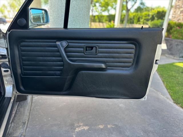 Photo of 1988 Brown BMW 325
