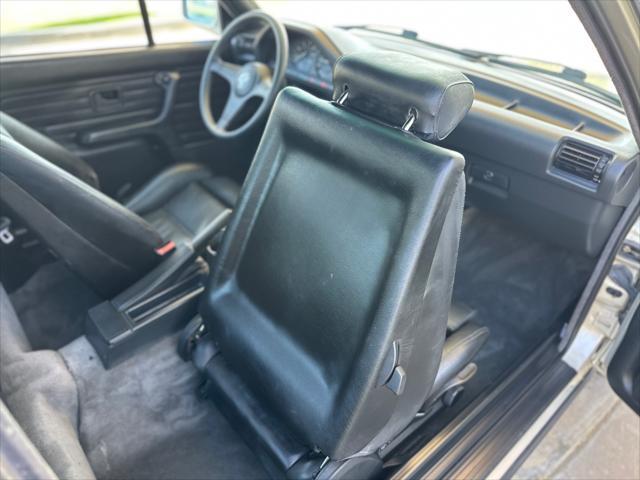 Photo of 1988 Brown BMW 325