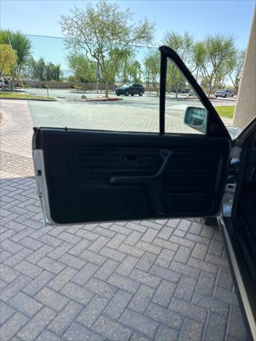 Photo of 1988 Brown BMW 325