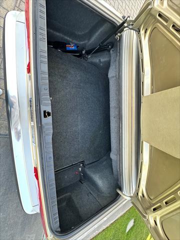 Photo of 1988 Brown BMW 325