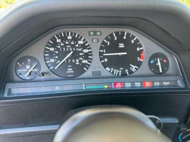Photo of 1988 Brown BMW 325