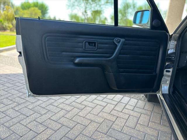 Photo of 1988 Brown BMW 325