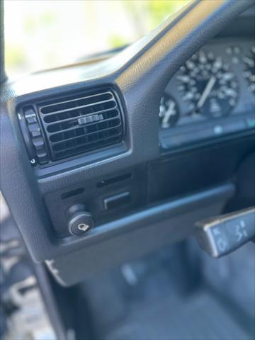 Photo of 1988 Brown BMW 325