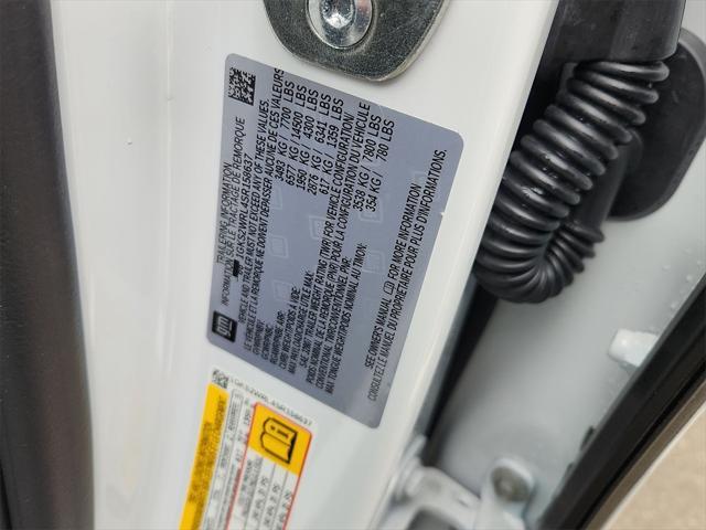 Photo of 2025 Summit White GMC Yukon XL