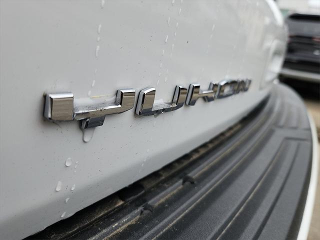 Photo of 2025 Summit White GMC Yukon XL