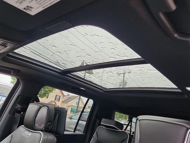 Photo of 2025 Summit White GMC Yukon XL