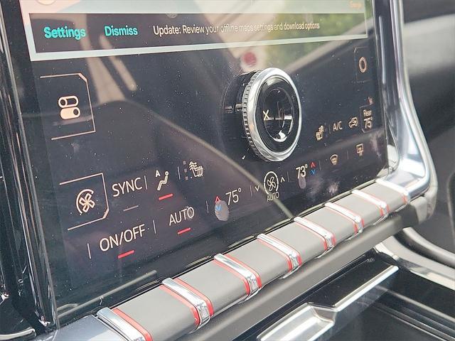 Photo of 2025 Summit White GMC Yukon XL