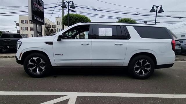 Photo of 2025 Summit White GMC Yukon XL