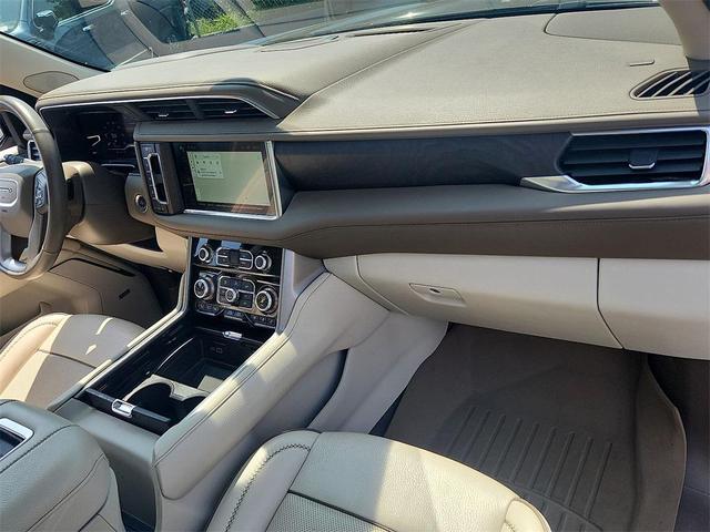 Photo of 2024 Titanium Rush Metallic GMC Yukon XL