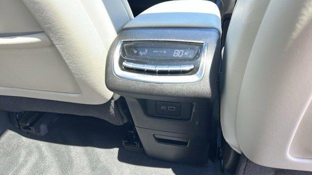 Photo of 2023 White Cadillac XT6