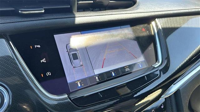 Photo of 2023 White Cadillac XT6