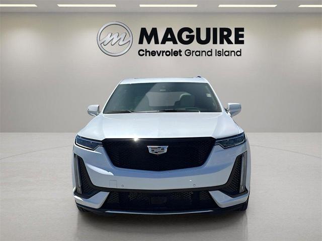 Photo of 2023 White Cadillac XT6
