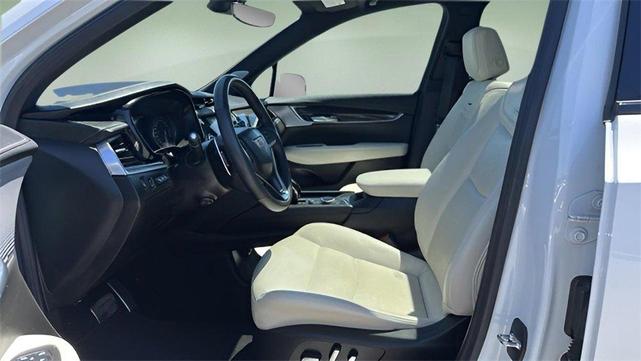 Photo of 2023 White Cadillac XT6