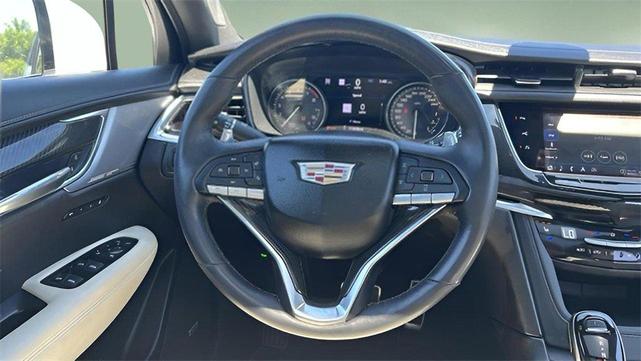 Photo of 2023 White Cadillac XT6