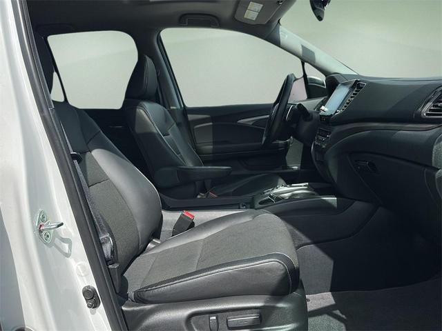 Photo of 2023 White Honda Ridgeline