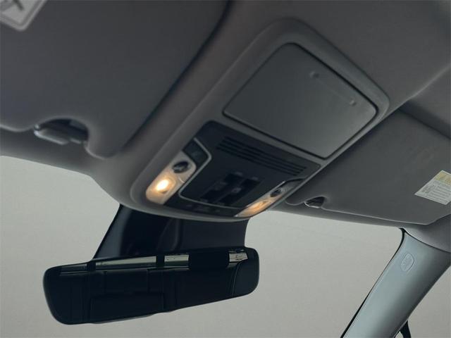 Photo of 2023 White Honda Ridgeline