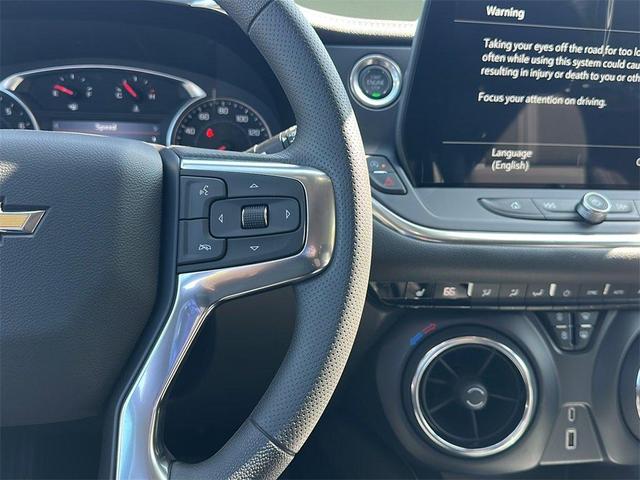 Photo of 2025 White Chevrolet Blazer