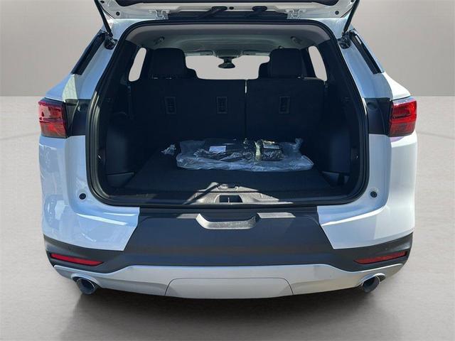 Photo of 2025 White Chevrolet Blazer