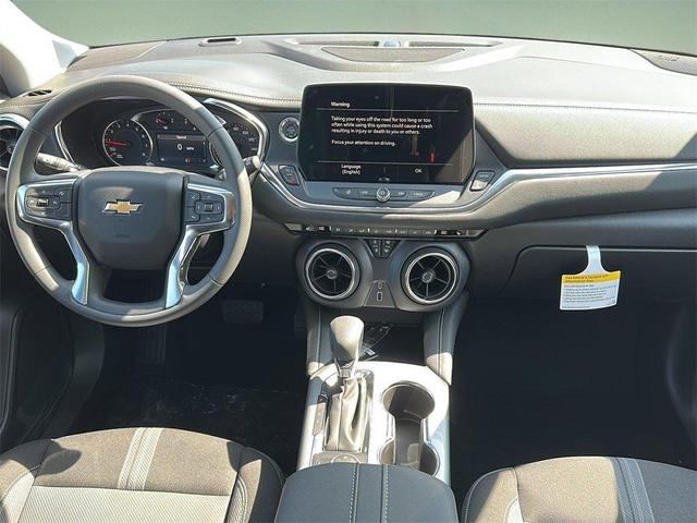 Photo of 2025 White Chevrolet Blazer