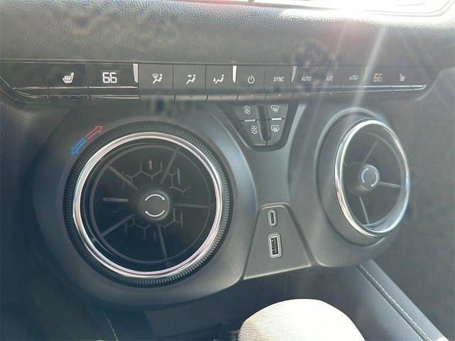 Photo of 2025 White Chevrolet Blazer