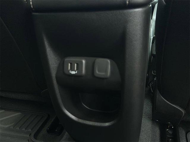 Photo of 2022 Summit White GMC Canyon