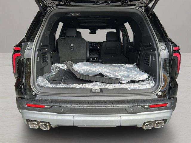Photo of 2026 Black Chevrolet Traverse