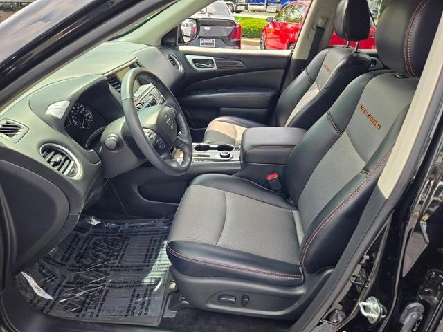 Photo of 2019 Magnetic Black Pearl Nissan Pathfinder