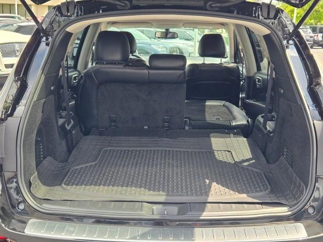 Photo of 2019 Magnetic Black Pearl Nissan Pathfinder