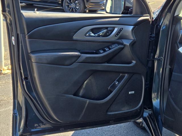 Photo of 2019 Graphite Metallic Chevrolet Traverse