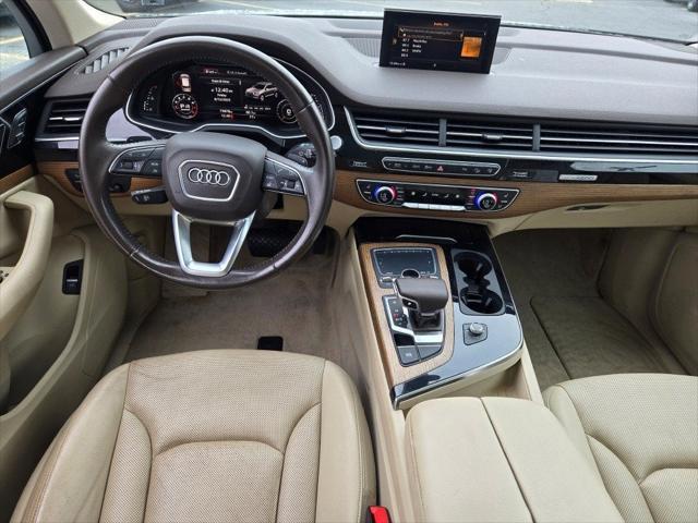 Photo of 2017 Glacier White Audi Q7