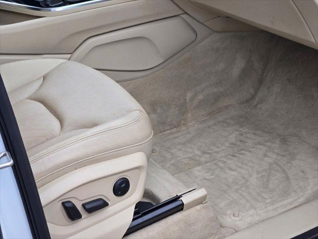 Photo of 2017 Glacier White Audi Q7