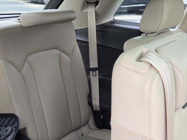Photo of 2017 Glacier White Audi Q7