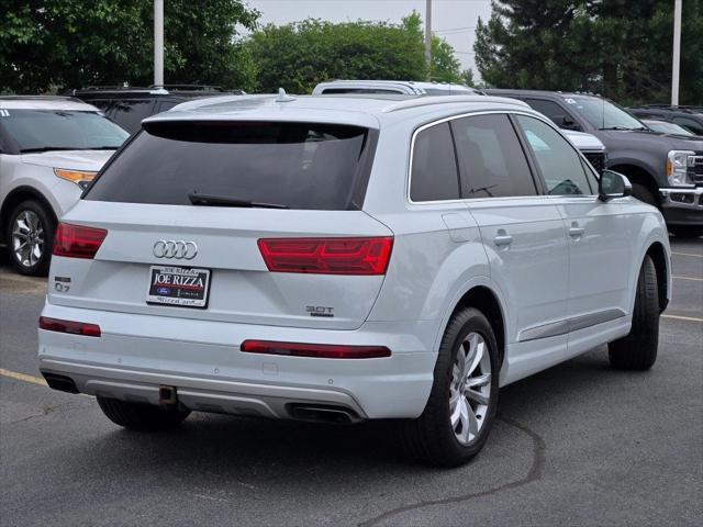 Photo of 2017 Glacier White Audi Q7