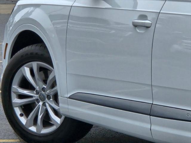 Photo of 2017 Glacier White Audi Q7