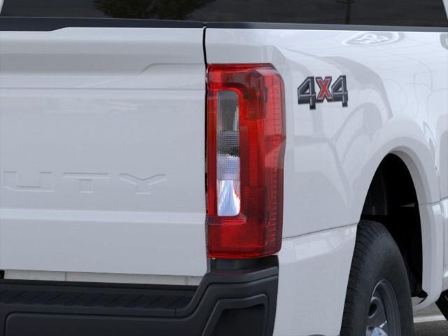 Photo of 2025 Oxford White Ford F-250