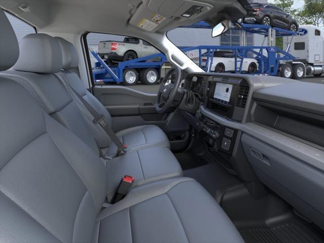 Photo of 2025 Oxford White Ford F-250