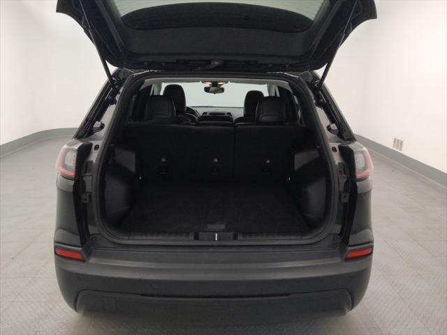Photo of 2021 Diamond Black Crystal Pearlcoat Jeep Cherokee