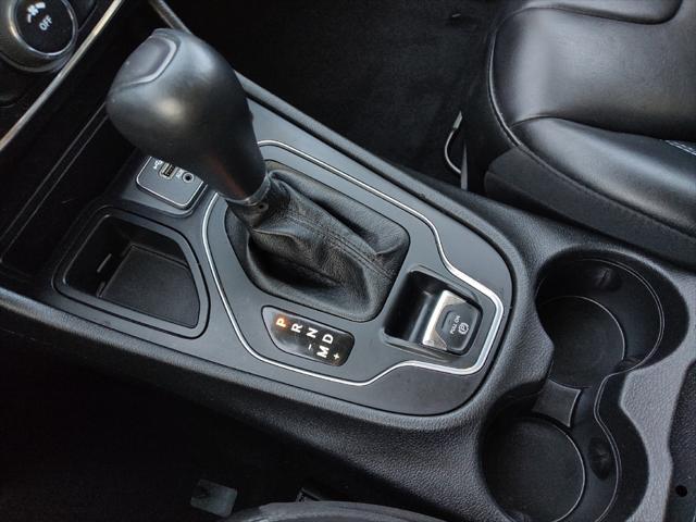 Photo of 2021 Diamond Black Crystal Pearlcoat Jeep Cherokee