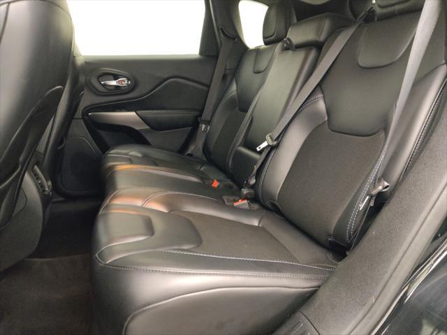 Photo of 2021 Diamond Black Crystal Pearlcoat Jeep Cherokee