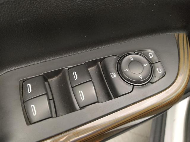Photo of 2018 White Frost Tricoat GMC Acadia