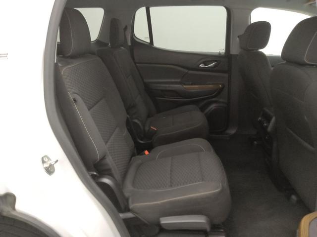 Photo of 2018 White Frost Tricoat GMC Acadia