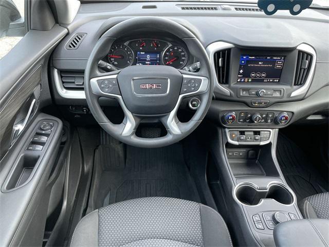 Photo of 2023 Summit White GMC Terrain