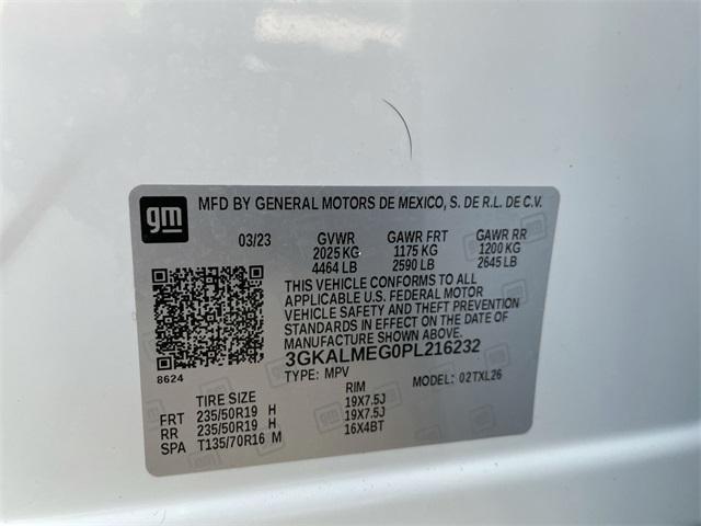 Photo of 2023 Summit White GMC Terrain