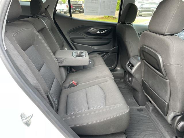 Photo of 2023 Summit White GMC Terrain