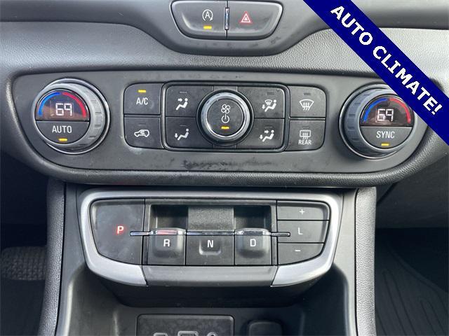 Photo of 2023 Summit White GMC Terrain
