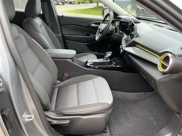 Photo of 2024 Sterling Gray Metallic Chevrolet Trax