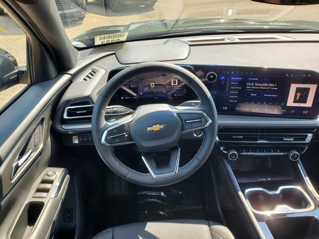 Photo of 2025 Mosaic Black Metallic Chevrolet Traverse