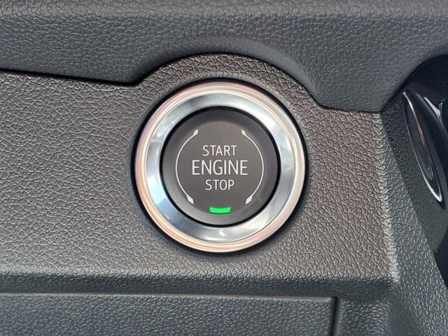 Photo of 2025 Mosaic Black Metallic Chevrolet Traverse